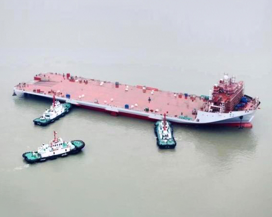 项目：泰州众航船舶有限公司建造的186米长全电力甲板运输船“赭山”